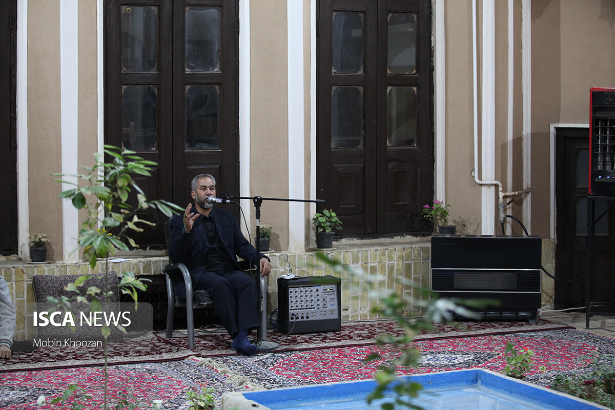 مراسم روضهخوانی حضرت زهرا (س) در خانه تشکلهای مردم نهاد یزد مراسم روضهخوانی حضرت زهرا (س) در خانه تشکلهای مردم نهاد یزد