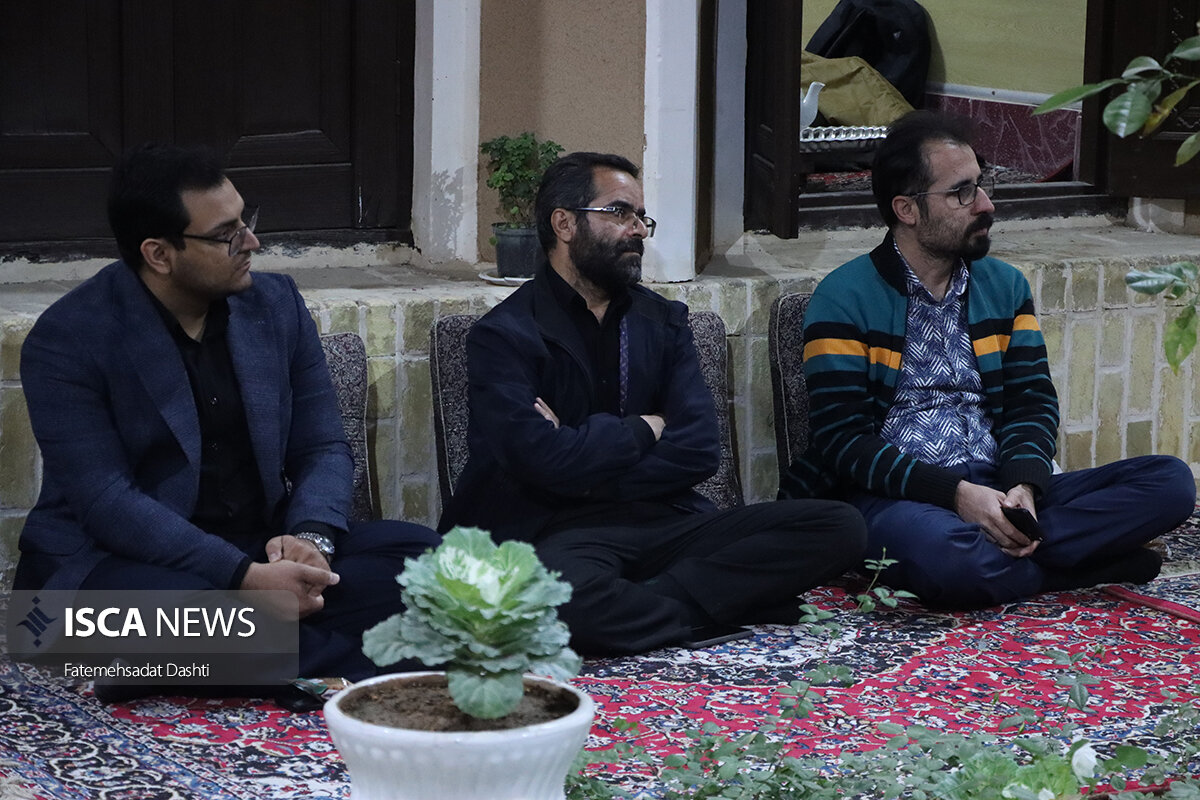 مراسم روضهخوانی حضرت زهرا (س) در خانه تشکلهای مردم نهاد یزد مراسم روضهخوانی حضرت زهرا (س) در خانه تشکلهای مردم نهاد یزد