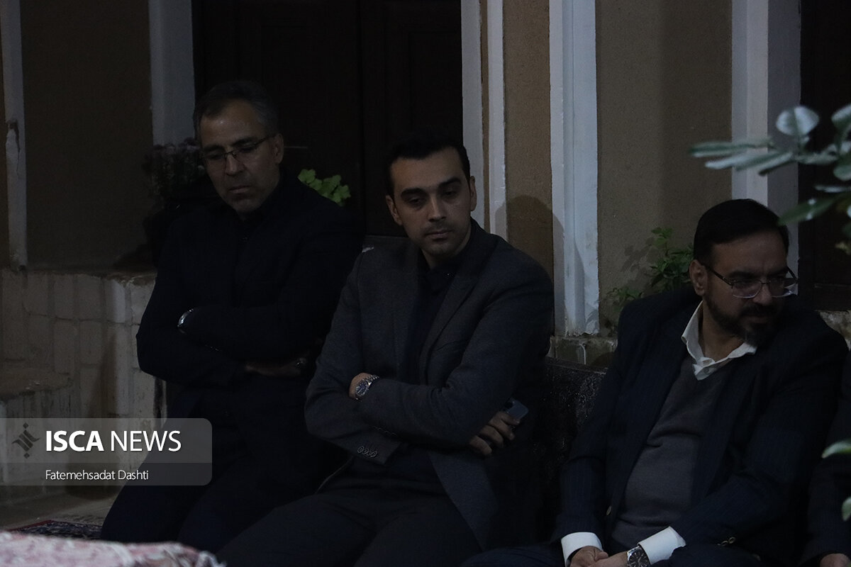 مراسم روضهخوانی حضرت زهرا (س) در خانه تشکلهای مردم نهاد یزد مراسم روضهخوانی حضرت زهرا (س) در خانه تشکلهای مردم نهاد یزد