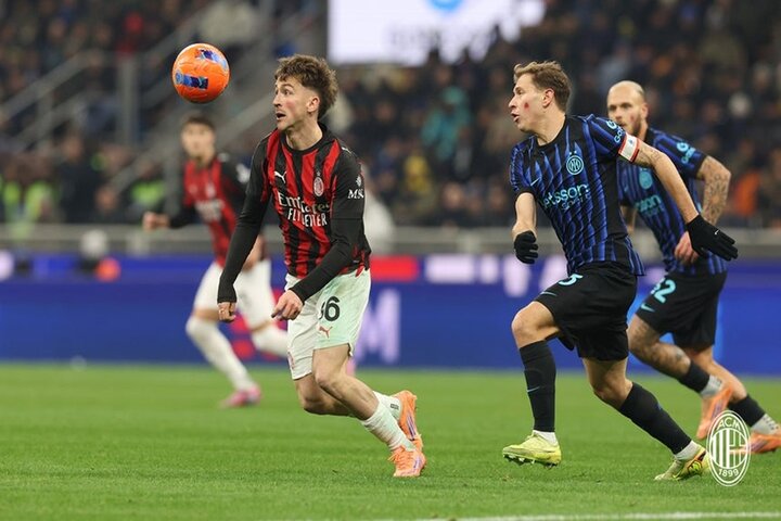 جوزپه مه‌آتسا دوباره قرمز شد؛ میلان فاتح شب تاریخی دلامادونینا