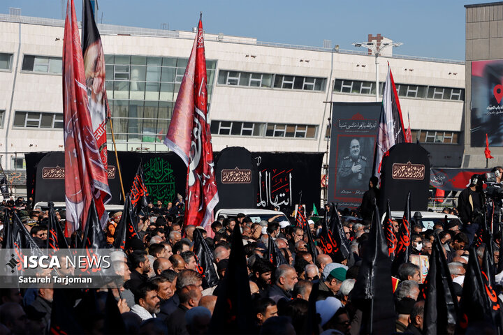 تشییع پیکر مطهر ۱۳ شهید گمنام دوران دفاع مقدس در مشهد