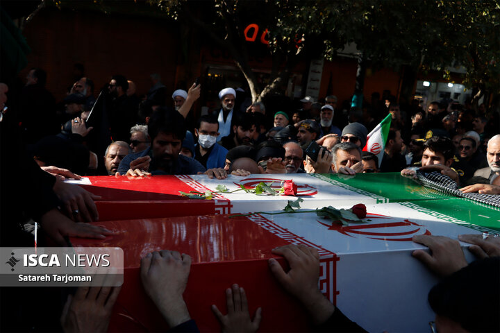 تشییع پیکر مطهر ۱۳ شهید گمنام دوران دفاع مقدس در مشهد