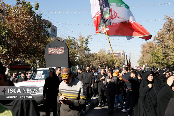 تشییع پیکر مطهر ۱۳ شهید گمنام دوران دفاع مقدس در مشهد