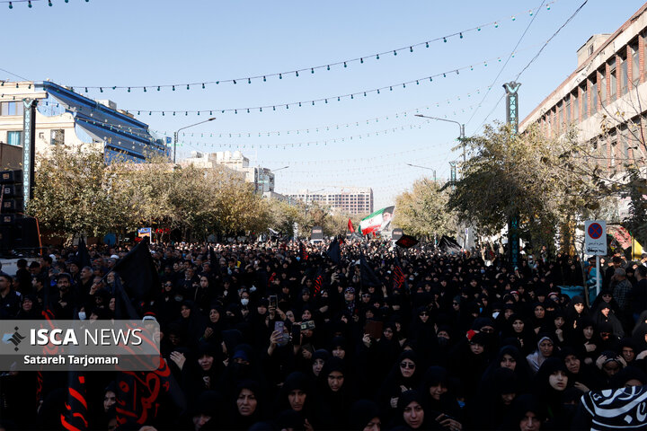 تشییع پیکر مطهر ۱۳ شهید گمنام دوران دفاع مقدس در مشهد