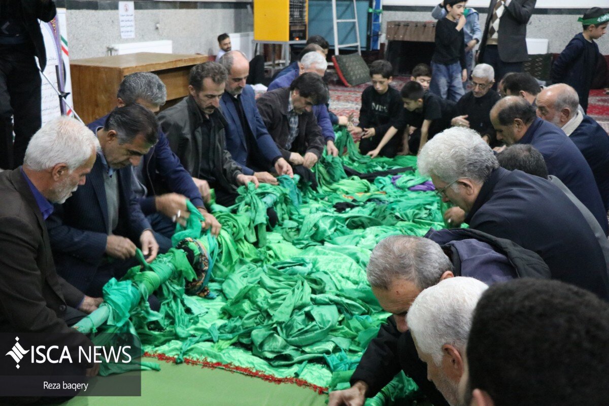 آیین علم برچینی حسینه اشکوری‌های الوند برگزار شد