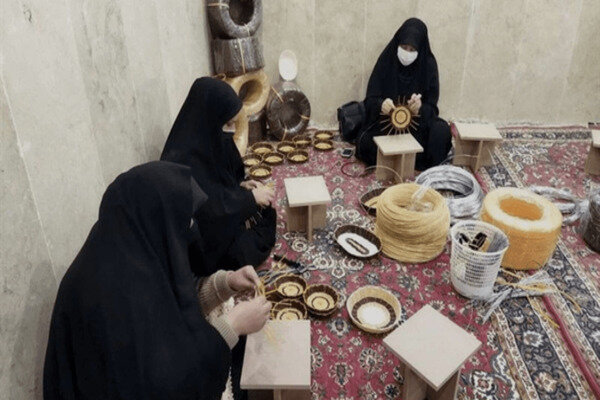 کارآفرینی زنان بسیجی بیجار با تکیه بر خلاقیت و سنت