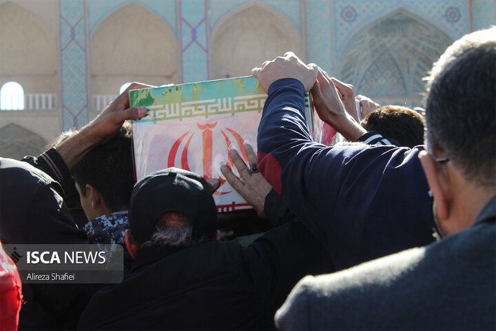 تشییع شهدای گمنام استان یزد با حضور مردم