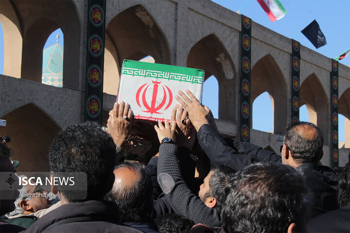 تشییع شهدای گمنام استان یزد با حضور مردم