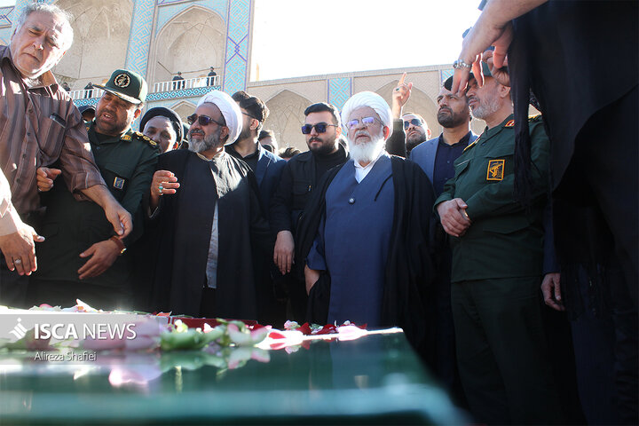 تشییع شهدای گمنام استان یزد با حضور مردم