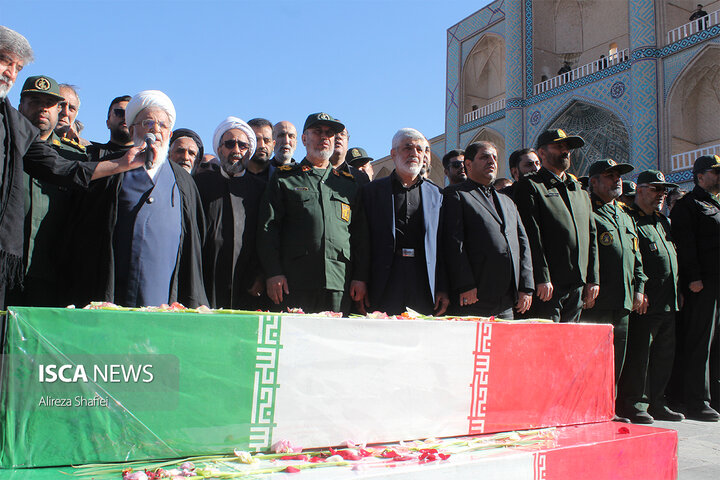 تشییع شهدای گمنام استان یزد با حضور مردم