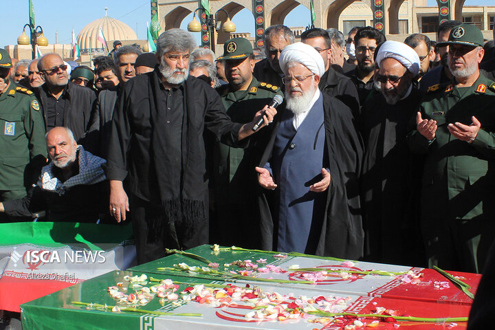 تشییع شهدای گمنام استان یزد با حضور مردم