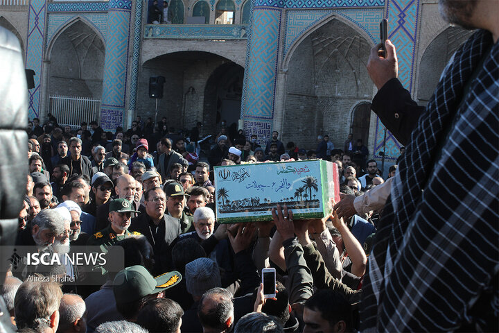 تشییع شهدای گمنام استان یزد با حضور مردم