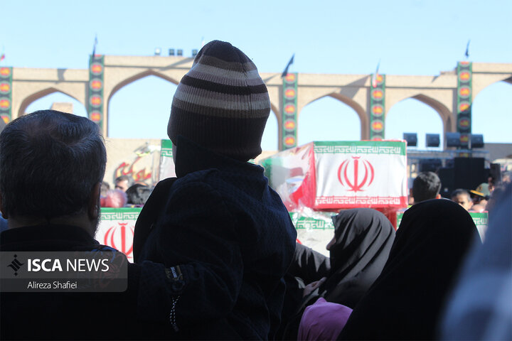 تشییع شهدای گمنام استان یزد با حضور مردم