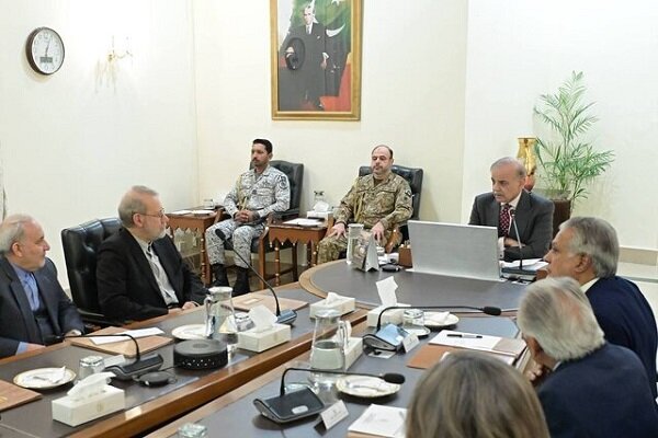 جزئیات دیدار لاریجانی با نخست‌وزیر پاکستان