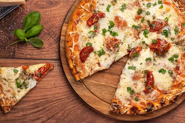 چگونه یک پیتزای خوشمزه مانند رستوران در خانه درست کنیم؟