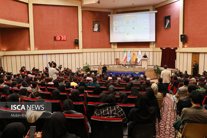 برگزاری سلسله جلسات انتقال تجربه EMEX در دانشگاه یزد با حضور مدیر هتل اسپیناس پالاس