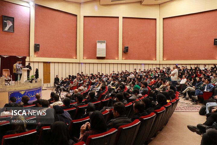 برگزاری سلسله جلسات انتقال تجربه EMEX در دانشگاه یزد با حضور مدیر هتل اسپیناس پالاس