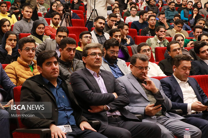 برگزاری سلسله جلسات انتقال تجربه EMEX در دانشگاه یزد با حضور مدیر هتل اسپیناس پالاس