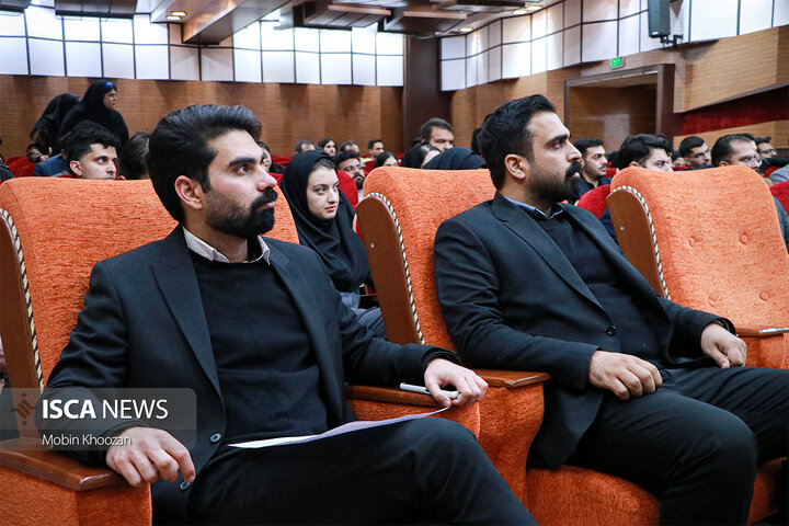 آیین تکریم و معارفه دبیران انجمن‌های علمی در دانشگاه آزاد اسلامی  یزد