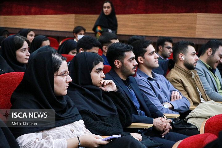 آیین تکریم و معارفه دبیران انجمن‌های علمی در دانشگاه آزاد اسلامی  یزد