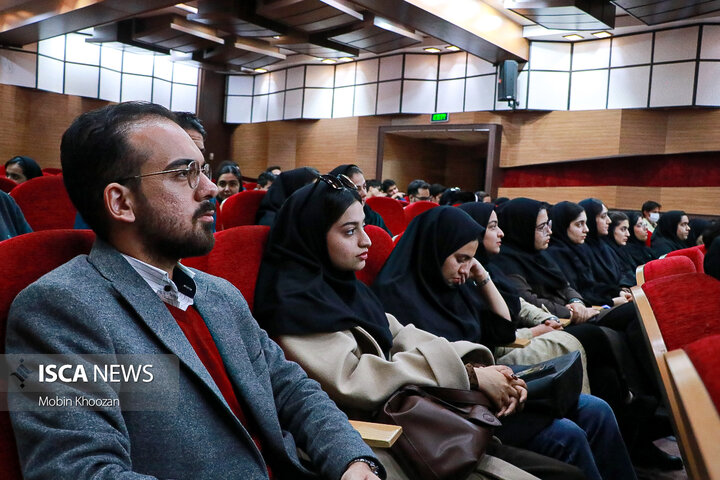 آیین تکریم و معارفه دبیران انجمن‌های علمی در دانشگاه آزاد اسلامی  یزد