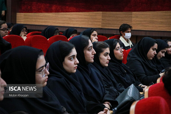 آیین تکریم و معارفه دبیران انجمن‌های علمی در دانشگاه آزاد اسلامی  یزد