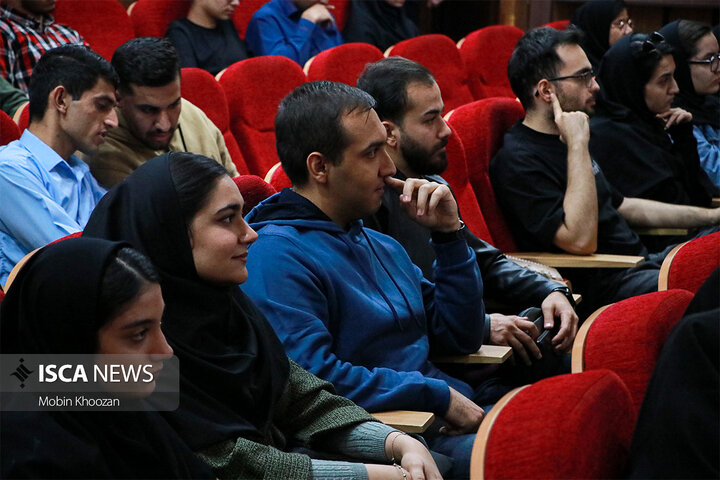 آیین تکریم و معارفه دبیران انجمن‌های علمی در دانشگاه آزاد اسلامی  یزد