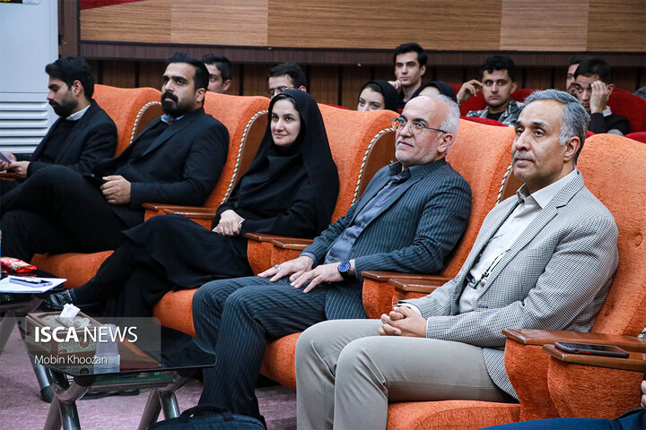 آیین تکریم و معارفه دبیران انجمن‌های علمی در دانشگاه آزاد اسلامی  یزد