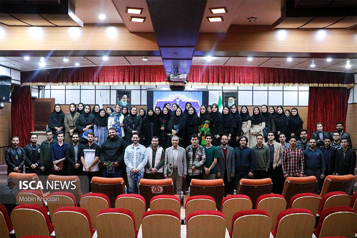 آیین تکریم و معارفه دبیران انجمن‌های علمی در دانشگاه آزاد اسلامی یزد