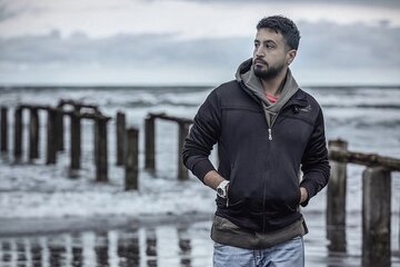 مهرداد صدیقیان و گلاره عباسی در «دانه‌های انگور» همبازی شدند