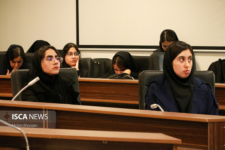 نشست تخصصی توسعه پایدار گردشگری در دانشگاه یزد، گفت‌وگوی مشترک مدیریت شهری و دانشجویان