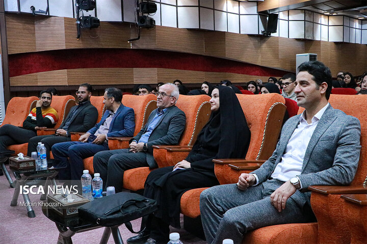 نشست آشنایی نودانشجویان رشته حقوق در دانشگاه آزاد اسلامی یزد