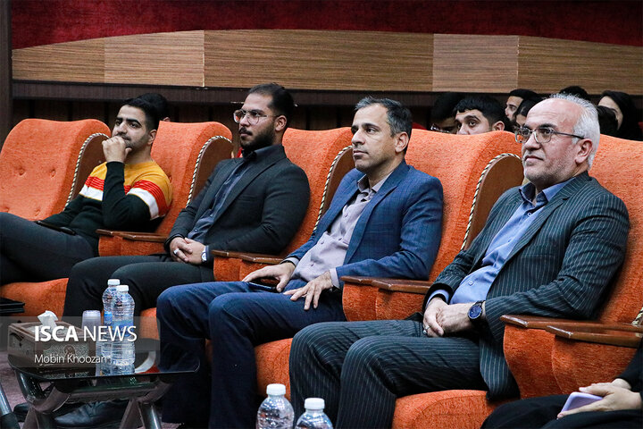 نشست آشنایی نودانشجویان رشته حقوق در دانشگاه آزاد اسلامی یزد