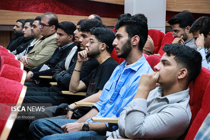 نشست آشنایی نودانشجویان رشته حقوق در دانشگاه آزاد اسلامی یزد