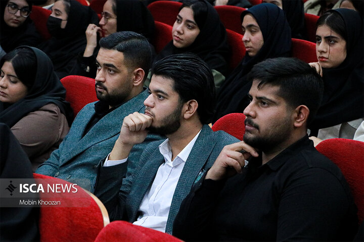 نشست آشنایی نودانشجویان رشته حقوق در دانشگاه آزاد اسلامی یزد