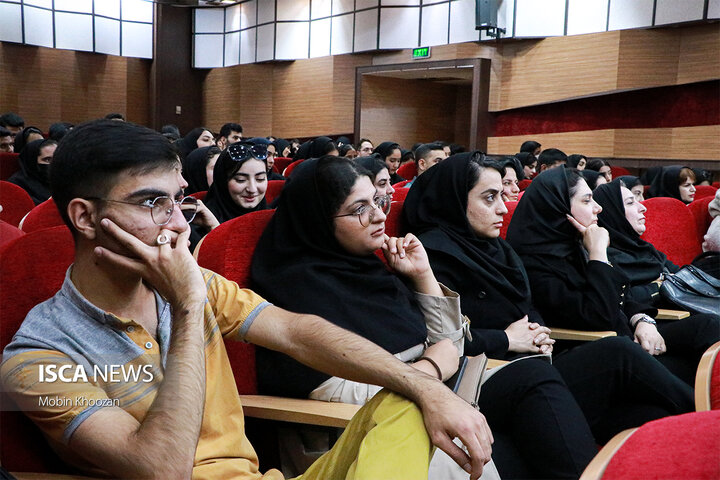 نشست آشنایی نودانشجویان رشته حقوق در دانشگاه آزاد اسلامی یزد