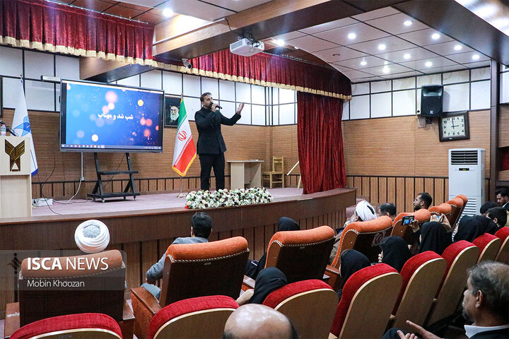 نشست آشنایی نودانشجویان رشته حقوق در دانشگاه آزاد اسلامی یزد