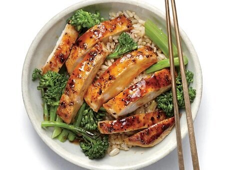 ۱۰ غذای رژیمی و سیرکننده با مرغ برای ناهار محل کار