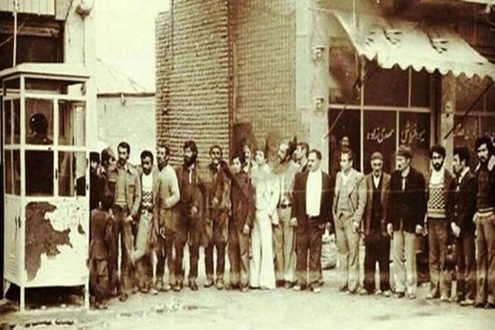 وقتی ارتباط ارزش انتظار داشت: یادگار صف تلفن‌های عمومی و صبر آدم‌ها