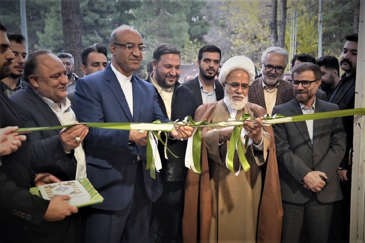 ناشران در سختترین شرایط اقتصادی با عشق به کار خود ادامه میدهند