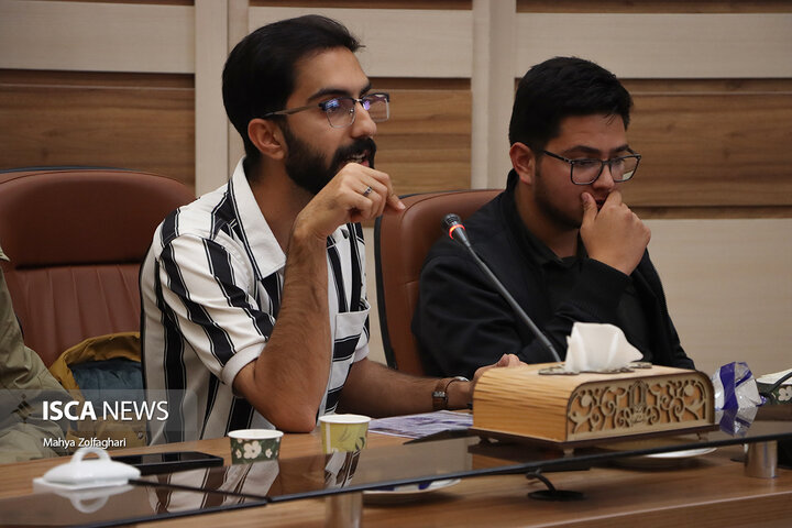 نشست چهار ساعته رئیس مجمع نمایندگان استان یزد با دانشجویان و تشکل‌های دانشجویی