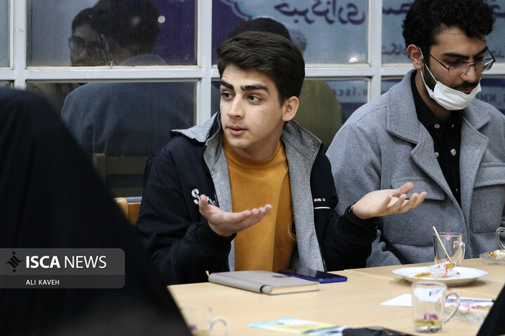 نشست دانشجویی ایسکانیوز