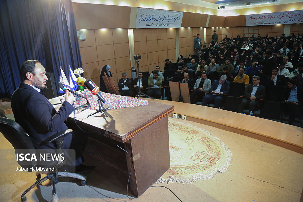 بهادری جهرمی