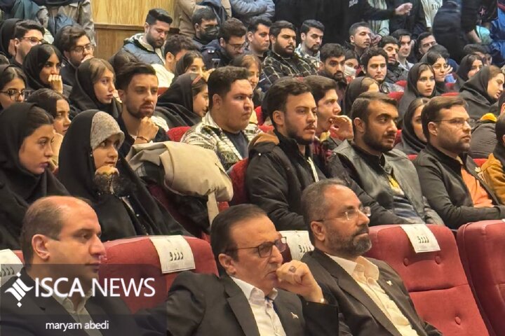 استاندار میهمان ویژه مراسم گرامی‌داشت روز دانشجو در دانشگاه آزاد قزوین