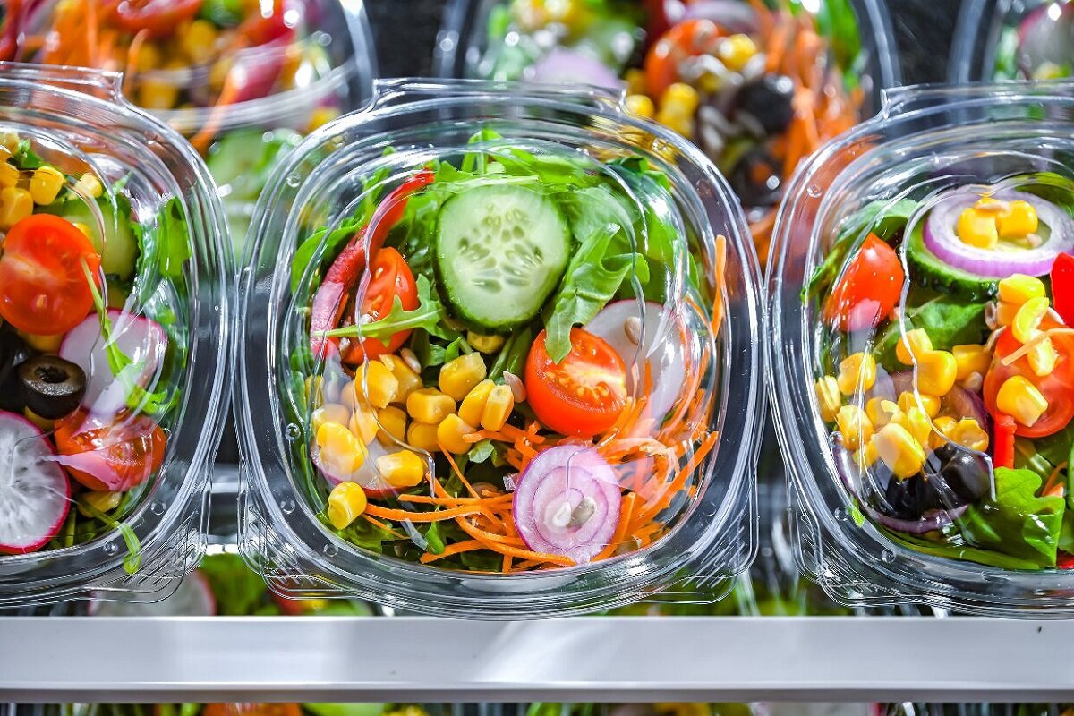 شست‌وشوی مجدد سالادهای بسته‌بندی لازم است؟