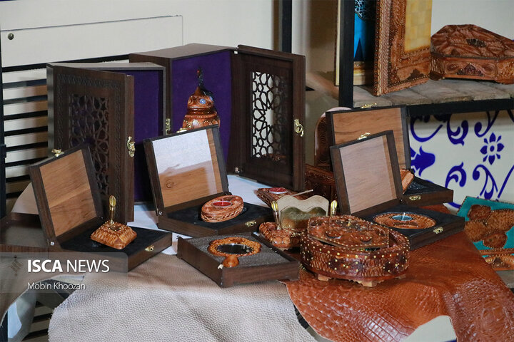 چهارمین نمایشگاه تخصصی صنایع‌دستی و هدایای سازمانی در موزه بزرگ تار و پود یزد