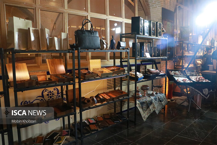 چهارمین نمایشگاه تخصصی صنایع‌دستی و هدایای سازمانی در موزه بزرگ تار و پود یزد