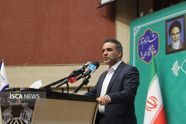 نشست پرسش و پاسخ دانشجویی با حضور سخنگوی دولت چهاردهم به مناسبت روز دانشجو در دانشگاه یزد