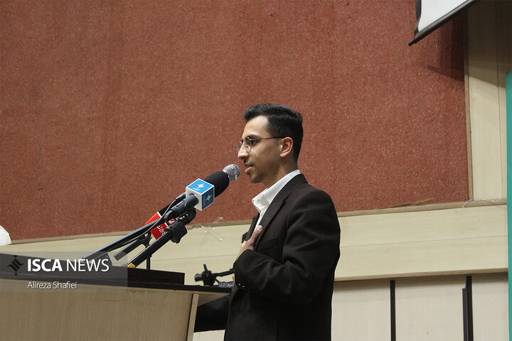 نشست پرسش و پاسخ دانشجویی با حضور سخنگوی دولت چهاردهم به مناسبت روز دانشجو در دانشگاه یزد