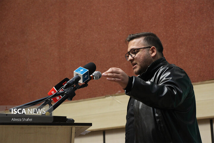 نشست پرسش و پاسخ دانشجویی با حضور سخنگوی دولت چهاردهم به مناسبت روز دانشجو در دانشگاه یزد